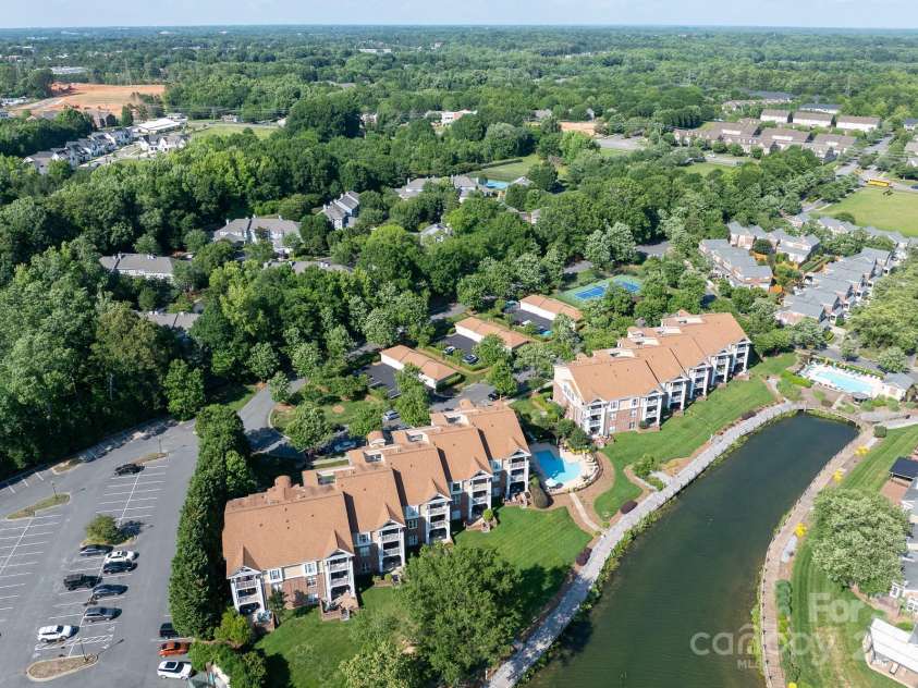18631 Harborside Drive, Cornelius, NC 28031.  MLS# CAR4258715, YatesRealty ID 16579. 