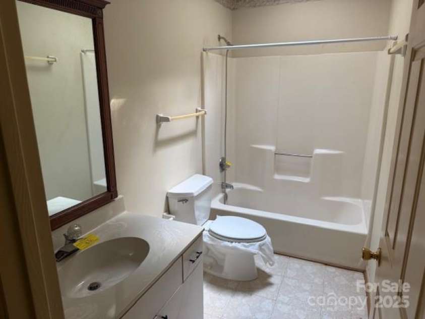 35 Sugar Maple Drive, Mills River, NC 28759.  MLS# CAR4307364, YatesRealty ID 1658. 