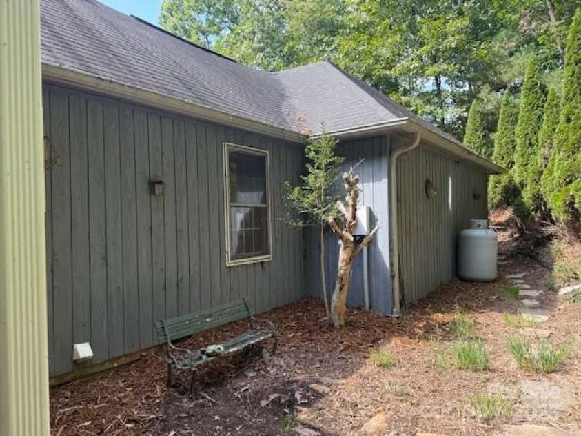 35 Sugar Maple Drive, Mills River, NC 28759.  MLS# CAR4307364, YatesRealty ID 1658. 