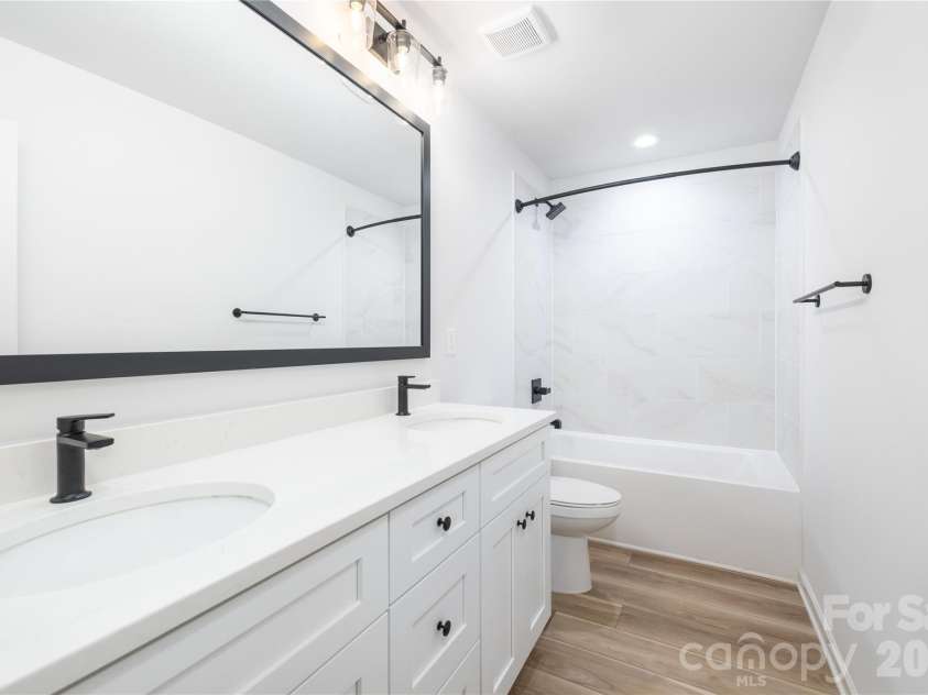 6424 Charcon Court, Charlotte, NC 28213.  MLS# CAR4335826, YatesRealty ID 1658. Representation
