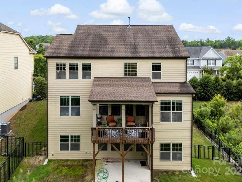 15416 Oleander Drive, Charlotte, NC 28278.  MLS# CAR4264789, YatesRealty ID 16580. Backyard View