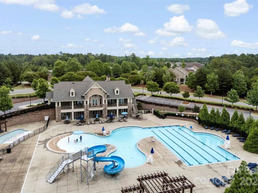 15416 Oleander Drive, Charlotte, NC 28278.  MLS# CAR4264789, YatesRealty ID 16580. Community Pool and Clubhouse