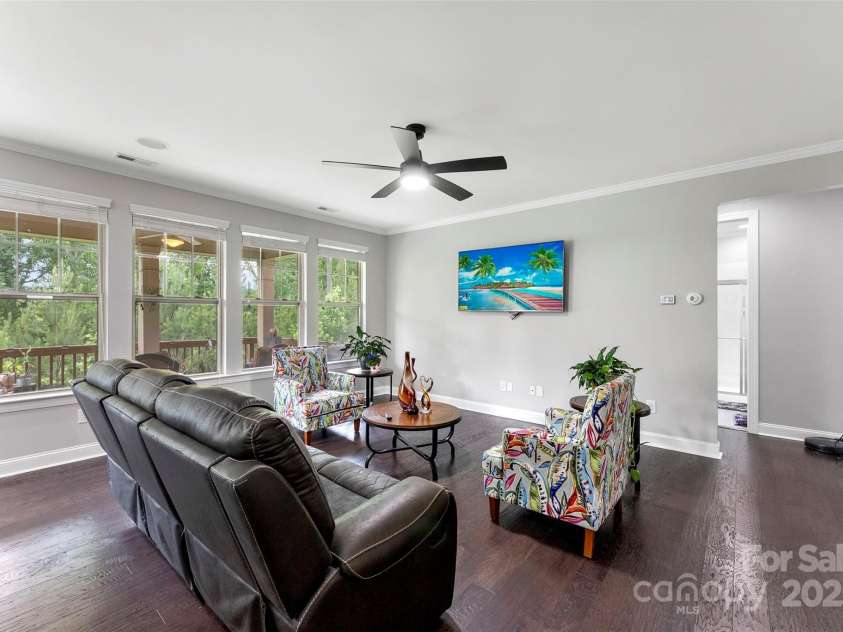 15416 Oleander Drive, Charlotte, NC 28278.  MLS# CAR4264789, YatesRealty ID 16580. Family Room