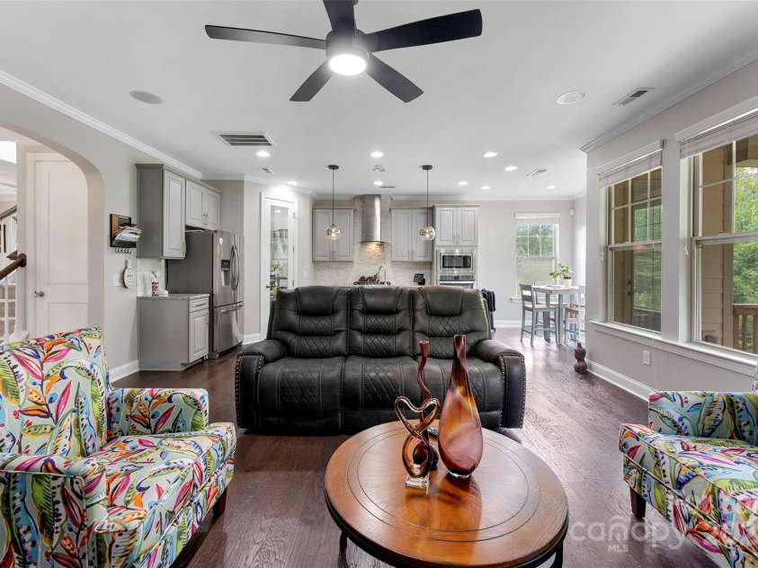 15416 Oleander Drive, Charlotte, NC 28278.  MLS# CAR4264789, YatesRealty ID 16580. Family Room