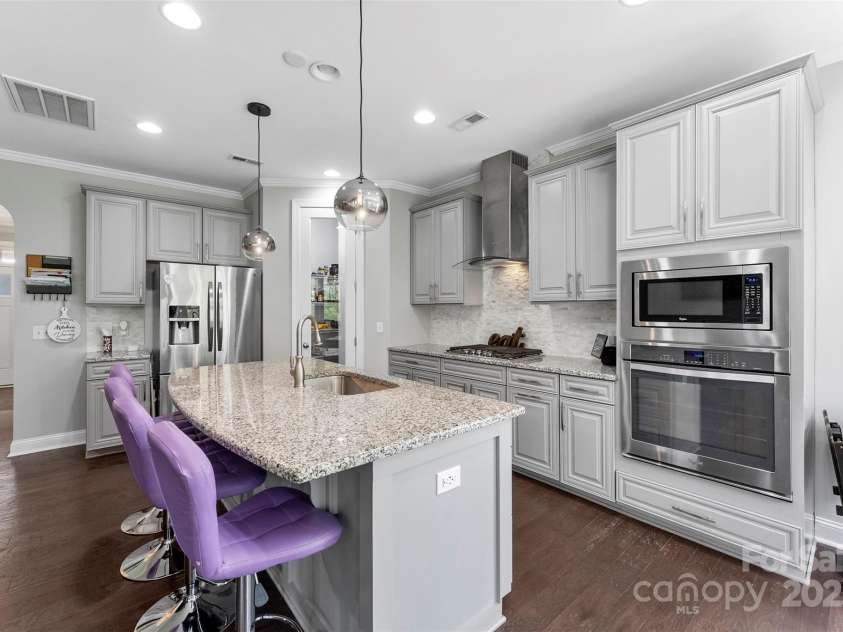 15416 Oleander Drive, Charlotte, NC 28278.  MLS# CAR4264789, YatesRealty ID 16580. Kitchen