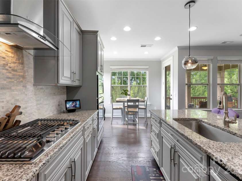 15416 Oleander Drive, Charlotte, NC 28278.  MLS# CAR4264789, YatesRealty ID 16580. Kitchen