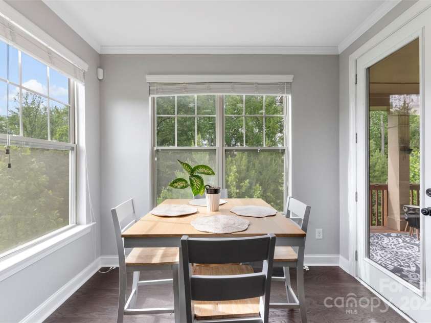 15416 Oleander Drive, Charlotte, NC 28278.  MLS# CAR4264789, YatesRealty ID 16580. Kitchen Dinning Area
