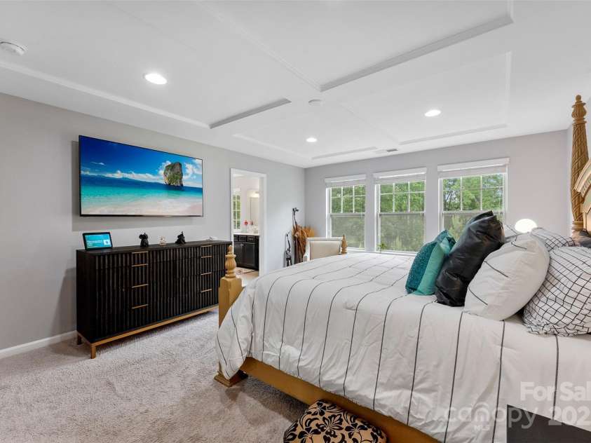 15416 Oleander Drive, Charlotte, NC 28278.  MLS# CAR4264789, YatesRealty ID 16580. Primary Bedroom