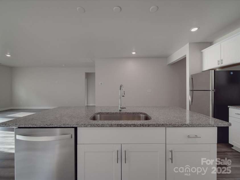 4142 Longmore Lane, Kannapolis, NC 28081.  MLS# CAR4250783, YatesRealty ID 16582. 