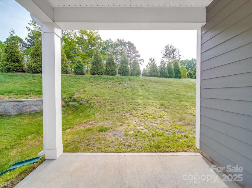 4142 Longmore Lane, Kannapolis, NC 28081.  MLS# CAR4250783, YatesRealty ID 16582. 