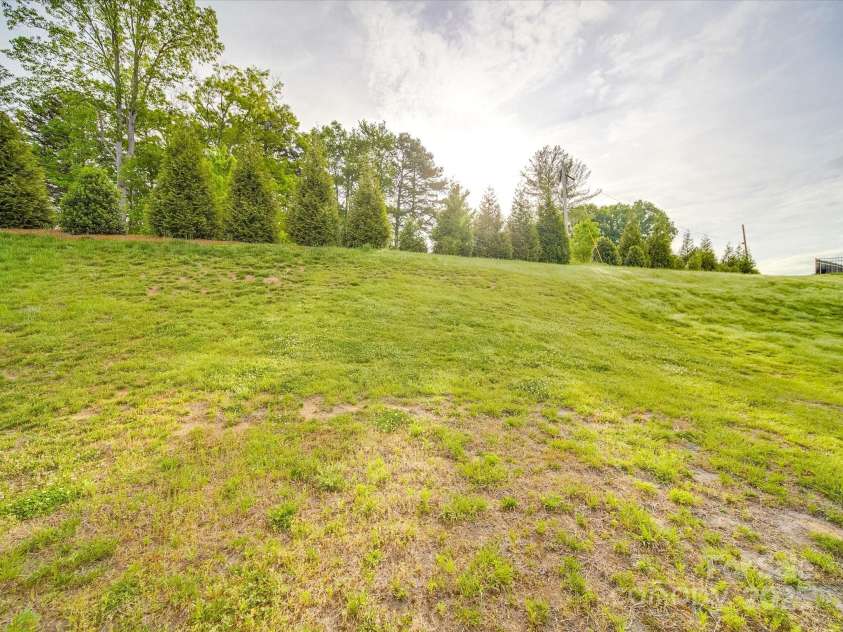 4142 Longmore Lane, Kannapolis, NC 28081.  MLS# CAR4250783, YatesRealty ID 16582. 