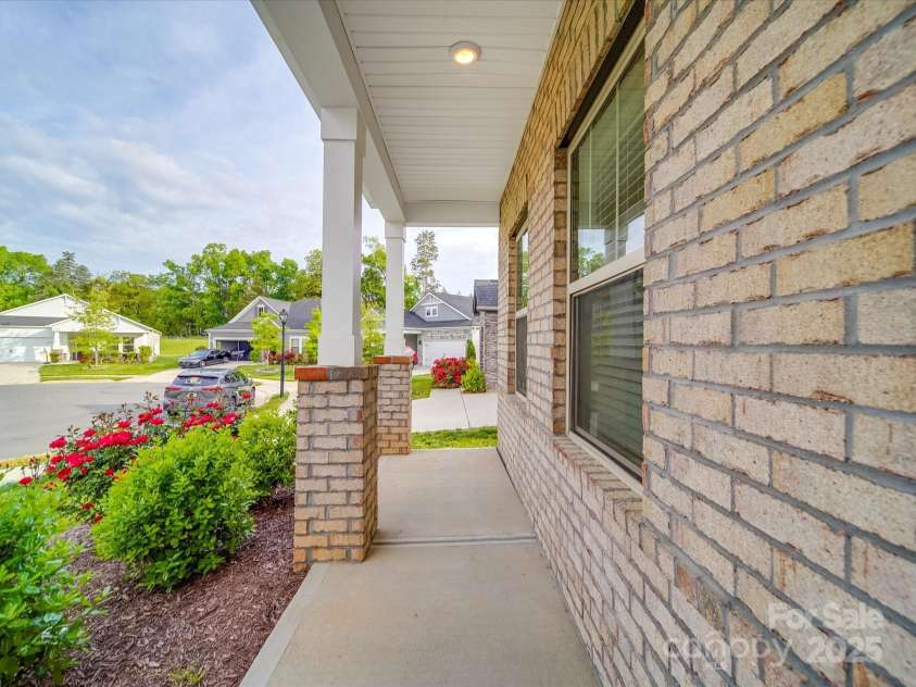 4142 Longmore Lane, Kannapolis, NC 28081.  MLS# CAR4250783, YatesRealty ID 16582. 