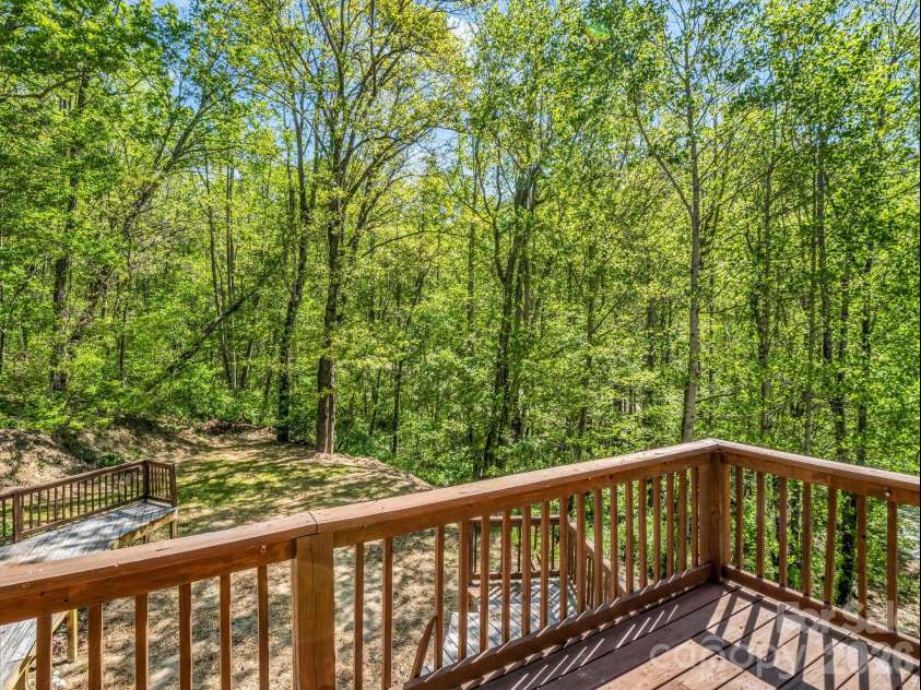 170 Old Mountain Pass, Hendersonville, NC 28792.  MLS# CAR4373268, YatesRealty ID 16583. 