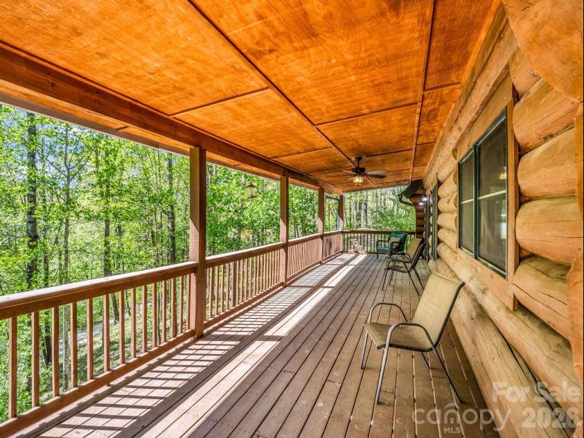 170 Old Mountain Pass, Hendersonville, NC 28792.  MLS# CAR4373268, YatesRealty ID 16583. 