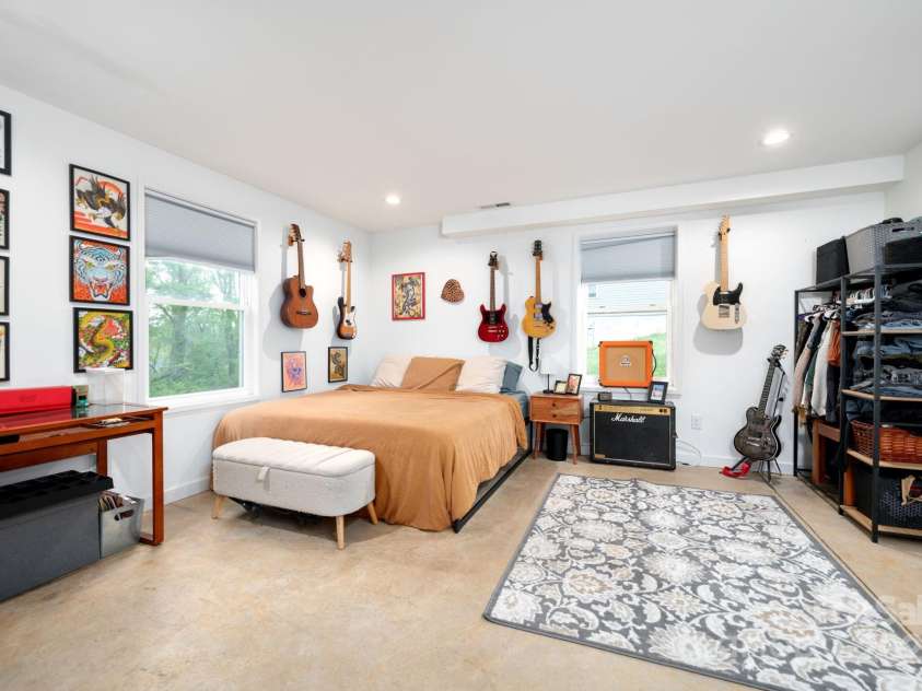 211 Sidewinder Lane, Asheville, NC 28806.  MLS# CAR4252995, YatesRealty ID 16583. 