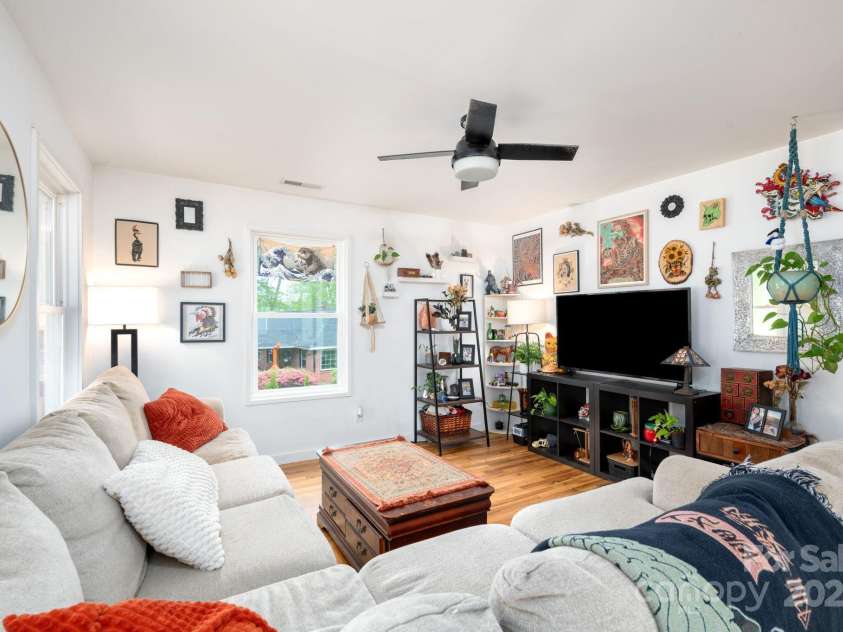 211 Sidewinder Lane, Asheville, NC 28806.  MLS# CAR4252995, YatesRealty ID 16583. 