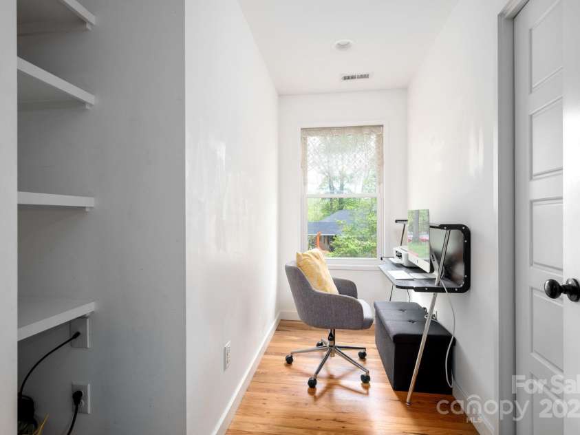 211 Sidewinder Lane, Asheville, NC 28806.  MLS# CAR4252995, YatesRealty ID 16583. 