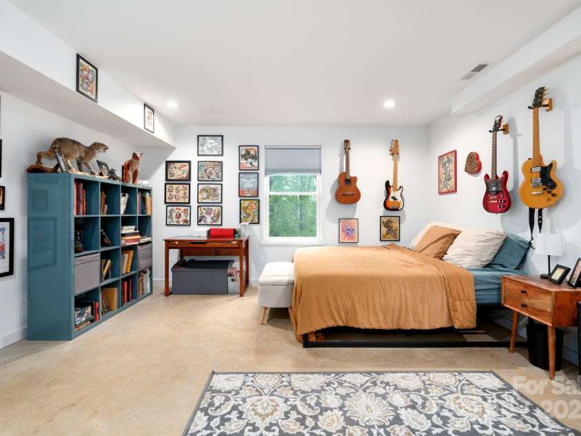 211 Sidewinder Lane, Asheville, NC 28806.  MLS# CAR4252995, YatesRealty ID 16583. 