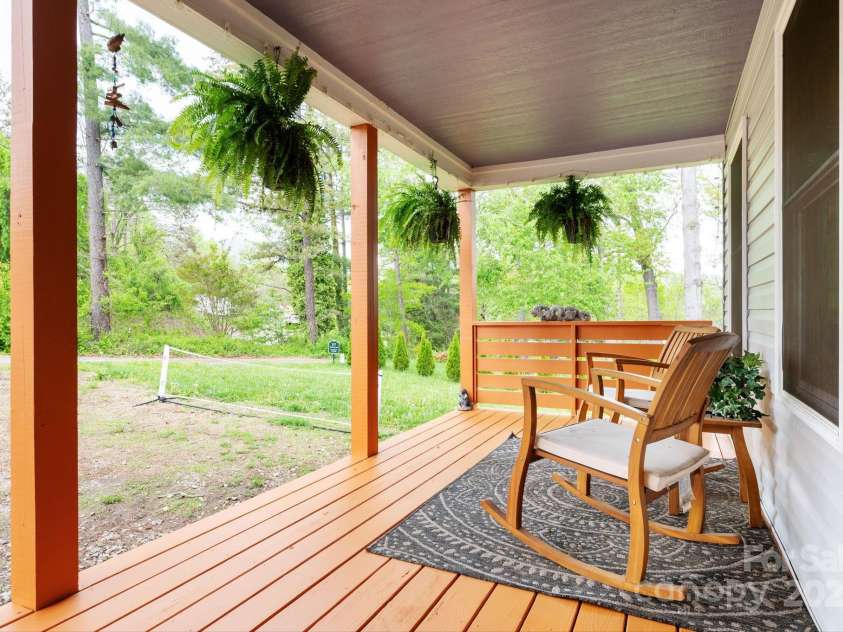 211 Sidewinder Lane, Asheville, NC 28806.  MLS# CAR4252995, YatesRealty ID 16583. 