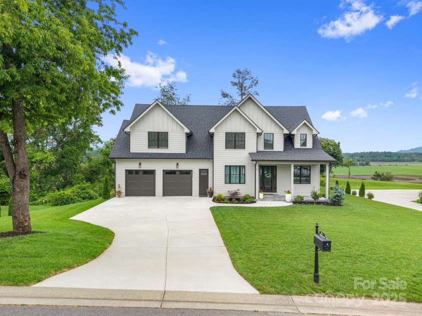 301 Rockbridge Road, Mills River, NC 28759.  MLS# CAR4265913, YatesRealty ID 16585. 301 Rockbridge Rd