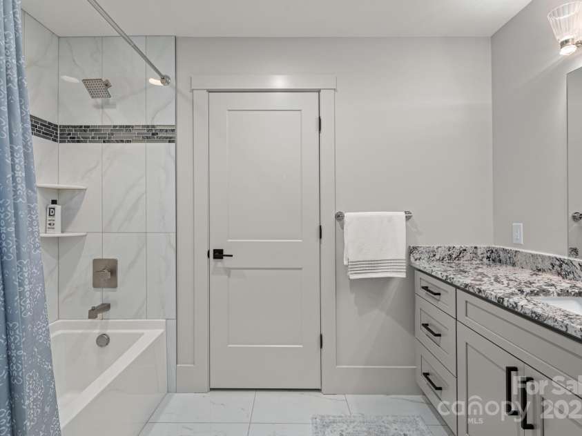 301 Rockbridge Road, Mills River, NC 28759.  MLS# CAR4265913, YatesRealty ID 16585. Bathroom 2 Upper