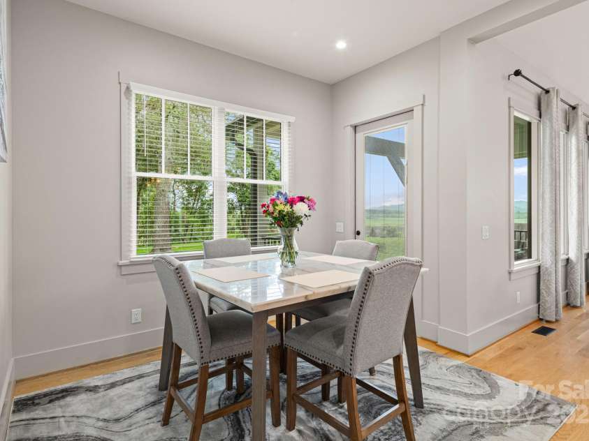 301 Rockbridge Road, Mills River, NC 28759.  MLS# CAR4265913, YatesRealty ID 16585. Breakfast Area