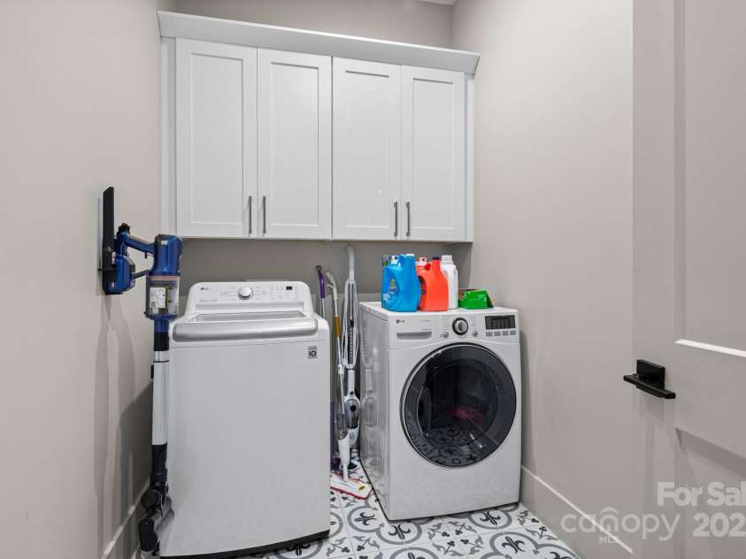 301 Rockbridge Road, Mills River, NC 28759.  MLS# CAR4265913, YatesRealty ID 16585. Laundry Room