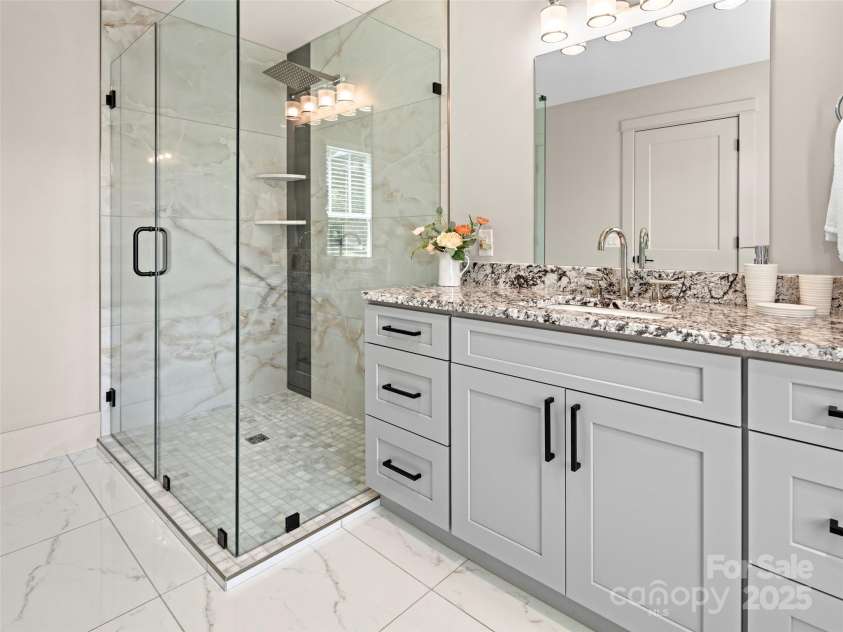 301 Rockbridge Road, Mills River, NC 28759.  MLS# CAR4296357, YatesRealty ID 16585. En suite for upstairs bedroom #1