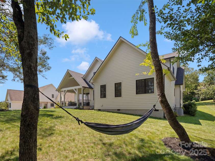 301 Rockbridge Road, Mills River, NC 28759.  MLS# CAR4296357, YatesRealty ID 16585. Relax in your hammock or sit in the shade, this peaceful yard is the perfect spot to read a book or just relax.