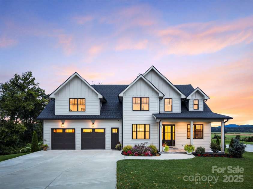 301 Rockbridge Road, Mills River, NC 28759.  MLS# CAR4296357, YatesRealty ID 16585. Welcome to Hollabrook Farm!