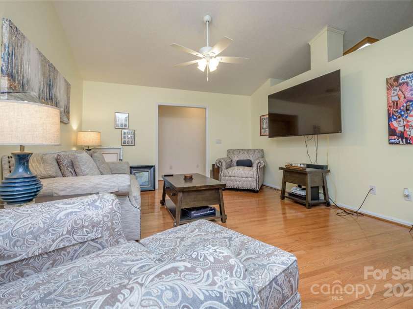 174 Allen Paul Drive, Hendersonville, NC 28791.  MLS# CAR4261580, YatesRealty ID 16587. Living Room