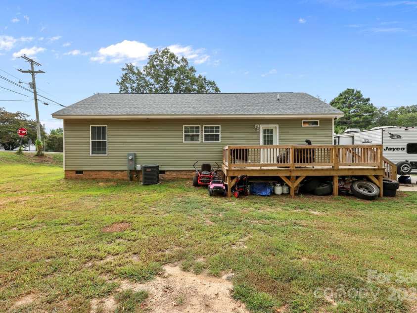1316 Wiscassett Street, Albemarle, NC 28001.  MLS# CAR4266000, YatesRealty ID 16592. 
