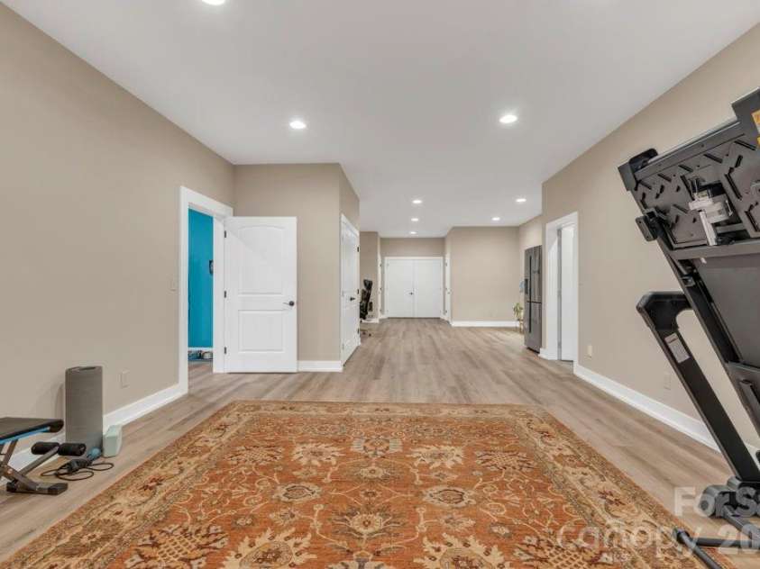 811 Linhigh Drive, Newland, NC 28657.  MLS# CAR4375942, YatesRealty ID 16592. 