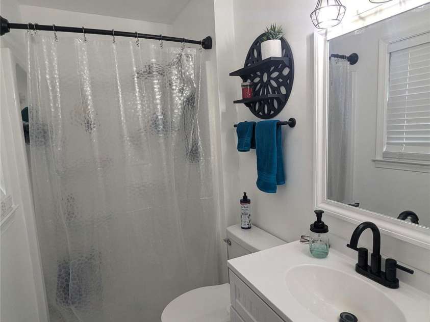 3116 Pilgrim Road, Chester, SC 29706.  MLS# CAR4257746, YatesRealty ID 16593. Bathroom