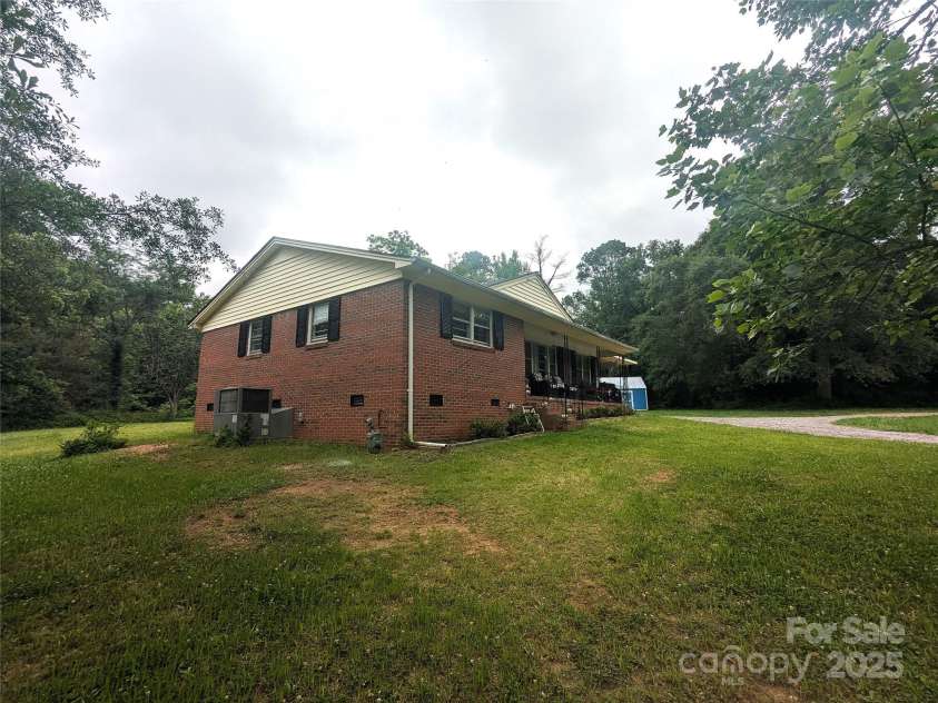 3116 Pilgrim Road, Chester, SC 29706.  MLS# CAR4257746, YatesRealty ID 16593. Left Side