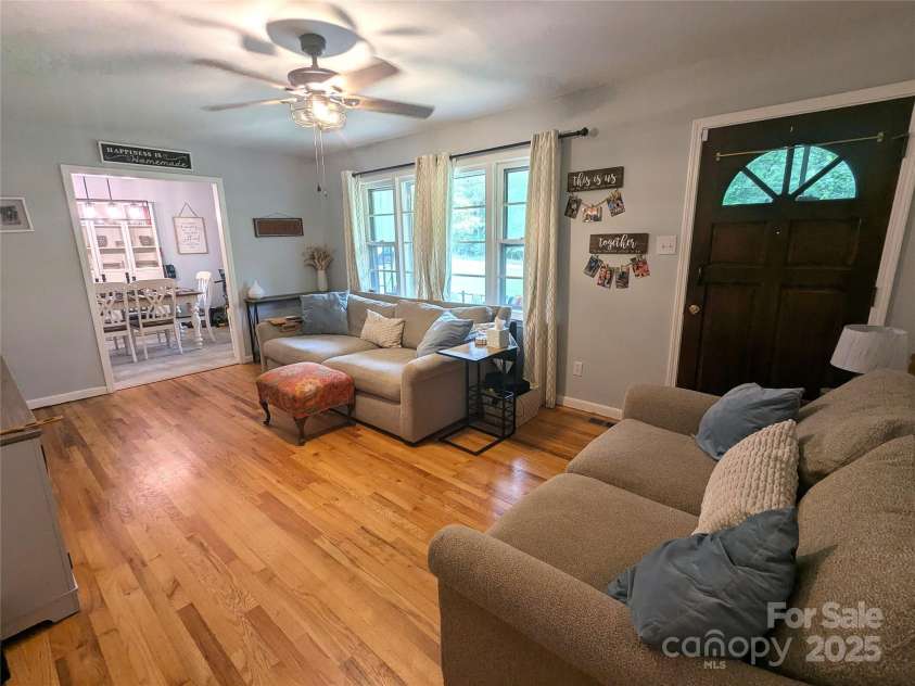 3116 Pilgrim Road, Chester, SC 29706.  MLS# CAR4257746, YatesRealty ID 16593. Living Room 2