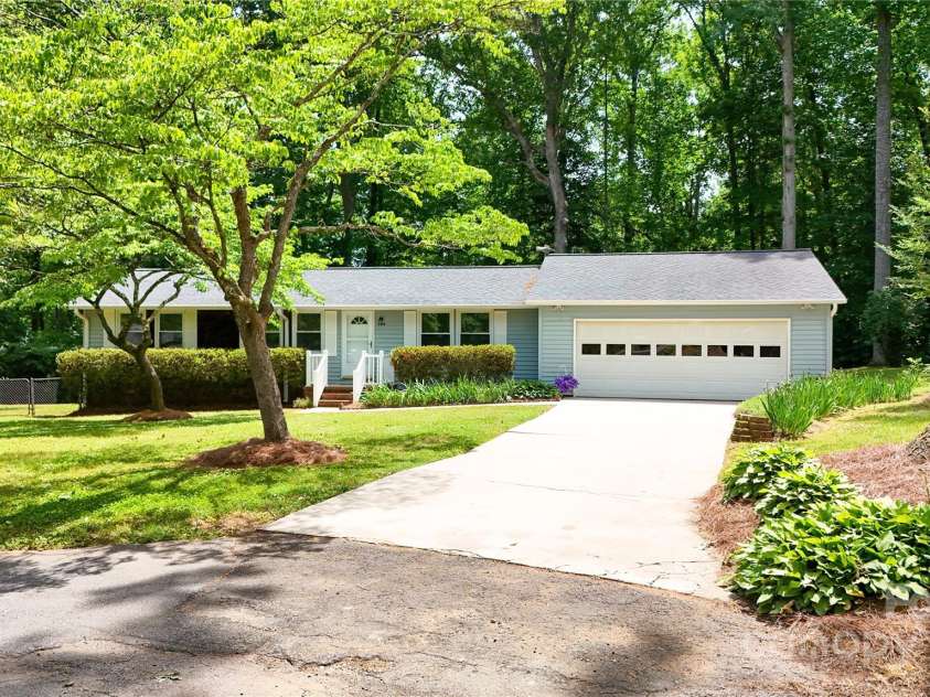 144 Stoneybrook Road, Salisbury, NC 28147.  MLS# CAR4263157, YatesRealty ID 16594. 144 Stoneybrook