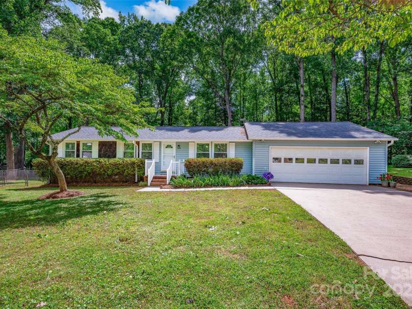 144 Stoneybrook Road, Salisbury, NC 28147.  MLS# CAR4263157, YatesRealty ID 16594. 