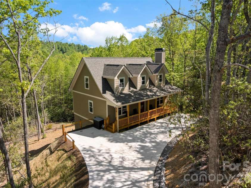 233 Arcadia Falls Way, Black Mountain, NC 28711.  MLS# CAR4375921, YatesRealty ID 16595. 