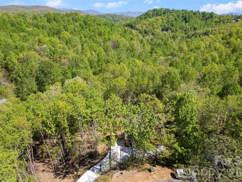 233 Arcadia Falls Way, Black Mountain, NC 28711.  MLS# CAR4375921, YatesRealty ID 16595. 