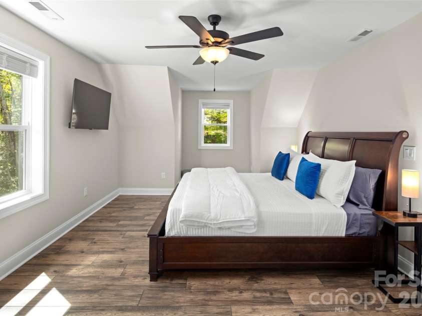 233 Arcadia Falls Way, Black Mountain, NC 28711.  MLS# CAR4375921, YatesRealty ID 16595. 