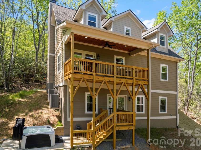 233 Arcadia Falls Way, Black Mountain, NC 28711.  MLS# CAR4375921, YatesRealty ID 16595. 