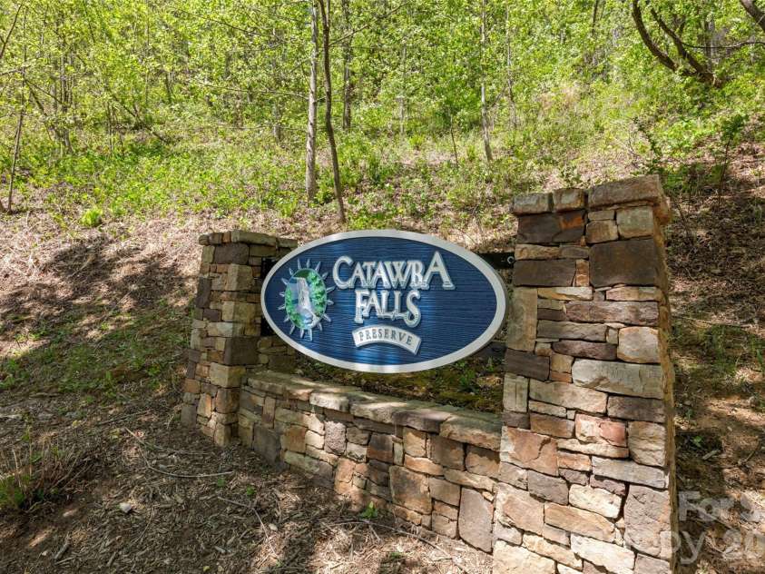 233 Arcadia Falls Way, Black Mountain, NC 28711.  MLS# CAR4375921, YatesRealty ID 16595. 