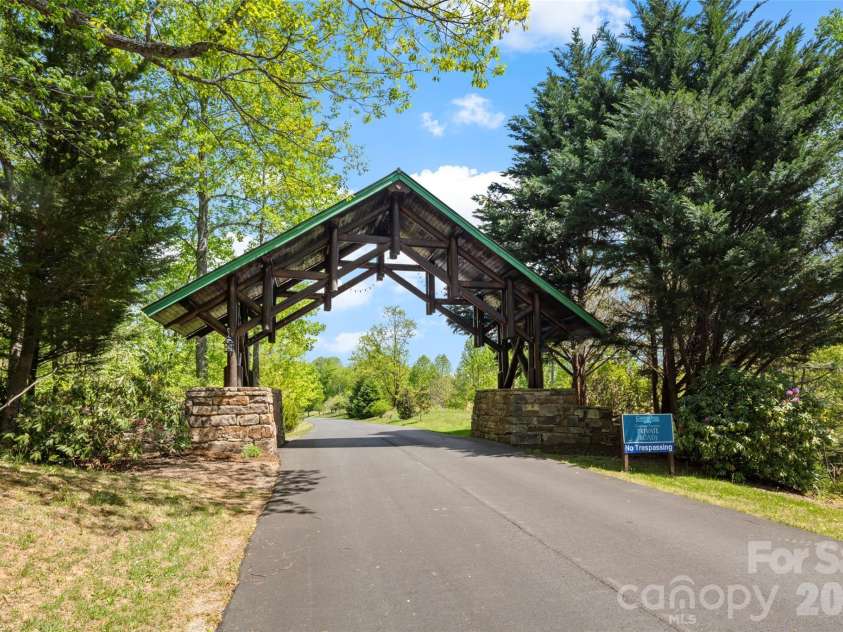 233 Arcadia Falls Way, Black Mountain, NC 28711.  MLS# CAR4375921, YatesRealty ID 16595. 