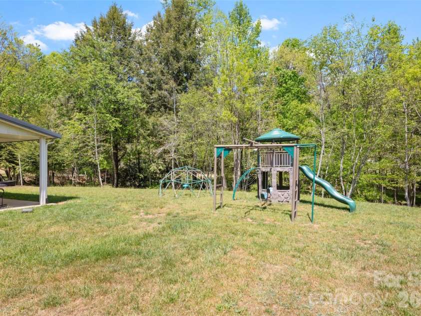 233 Arcadia Falls Way, Black Mountain, NC 28711.  MLS# CAR4375921, YatesRealty ID 16595. 