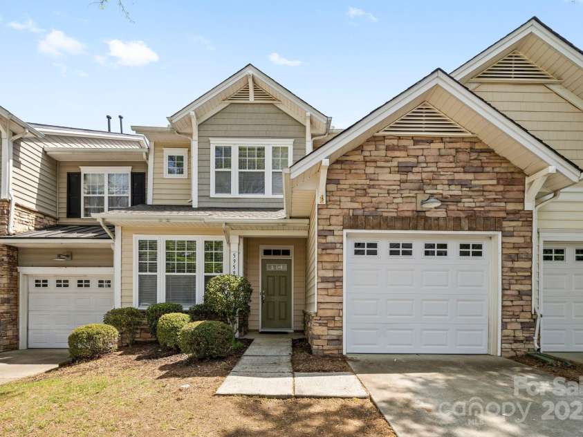 5959 Pale Moss Lane, Charlotte, NC 28269.  MLS# CAR4234404, YatesRealty ID 16596. 