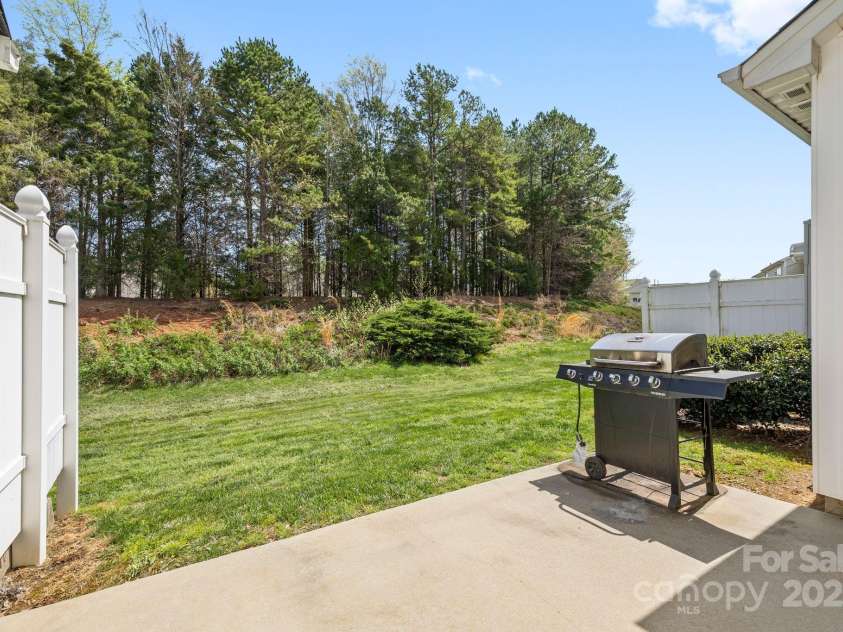 5959 Pale Moss Lane, Charlotte, NC 28269.  MLS# CAR4234404, YatesRealty ID 16596. 