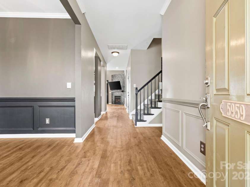 5959 Pale Moss Lane, Charlotte, NC 28269.  MLS# CAR4234404, YatesRealty ID 16596. 