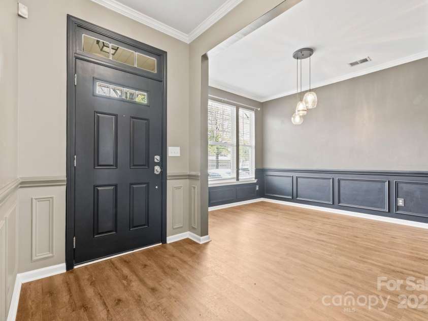 5959 Pale Moss Lane, Charlotte, NC 28269.  MLS# CAR4234404, YatesRealty ID 16596. 