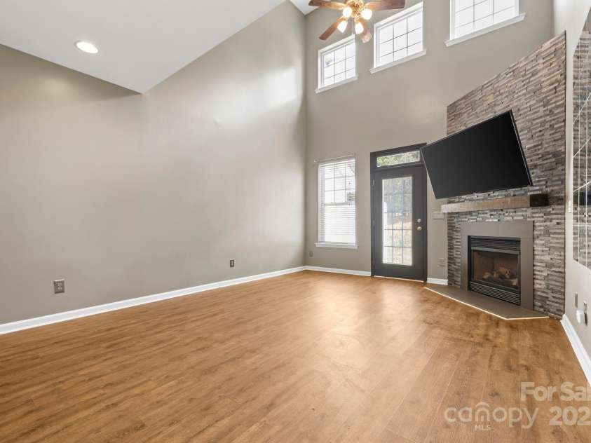 5959 Pale Moss Lane, Charlotte, NC 28269.  MLS# CAR4234404, YatesRealty ID 16596. 